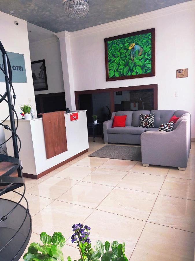 Este Hotel Estelí Екстериор снимка